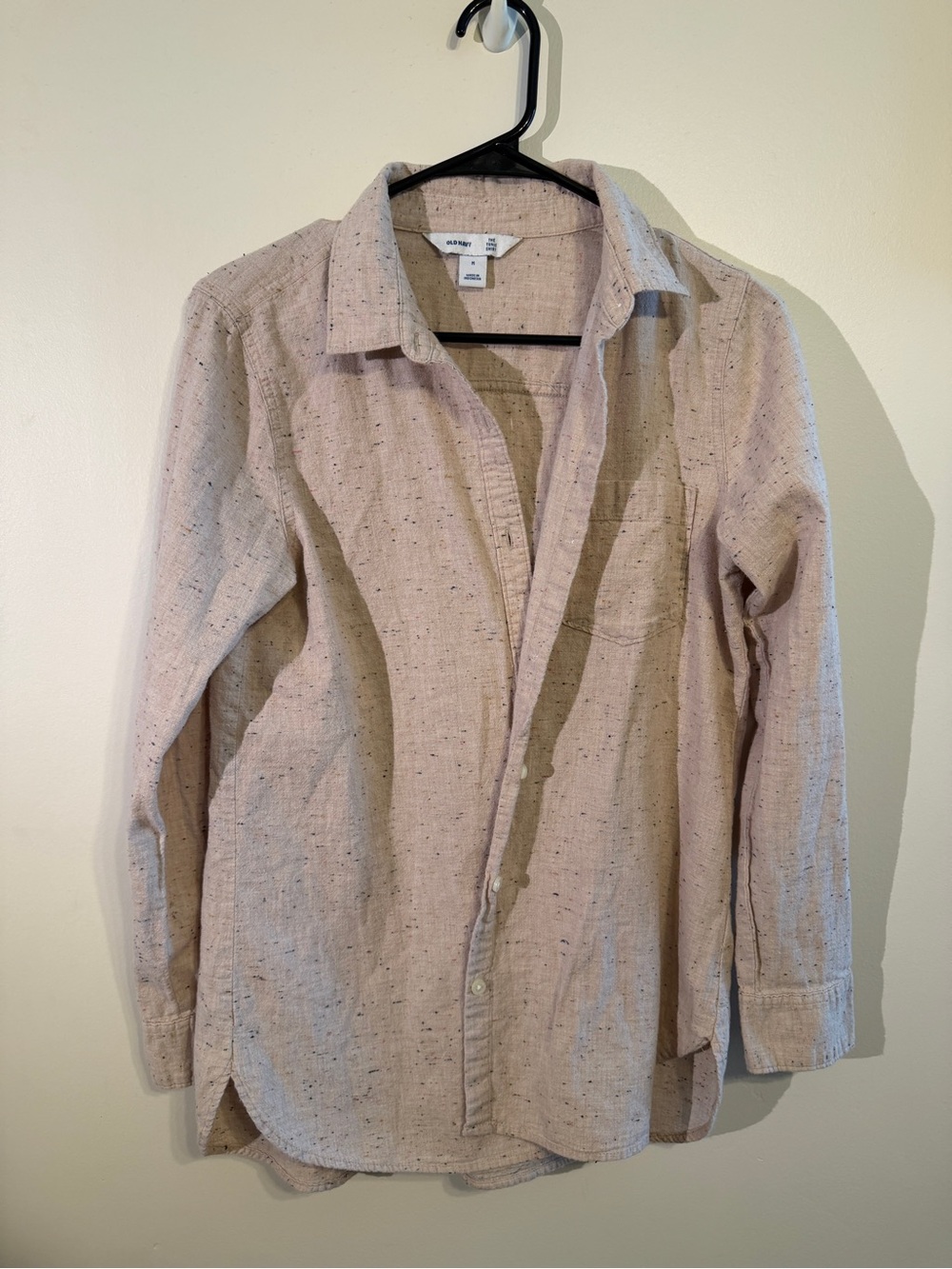 Old Navy Men’s Long-Sleeve Speckled Beige Button-Up Shirt